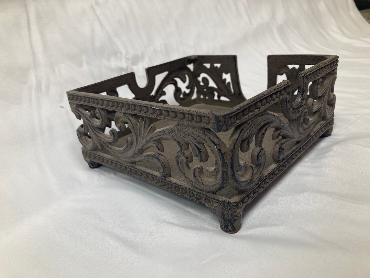 GG Collection Cast Iron Napkin Holder