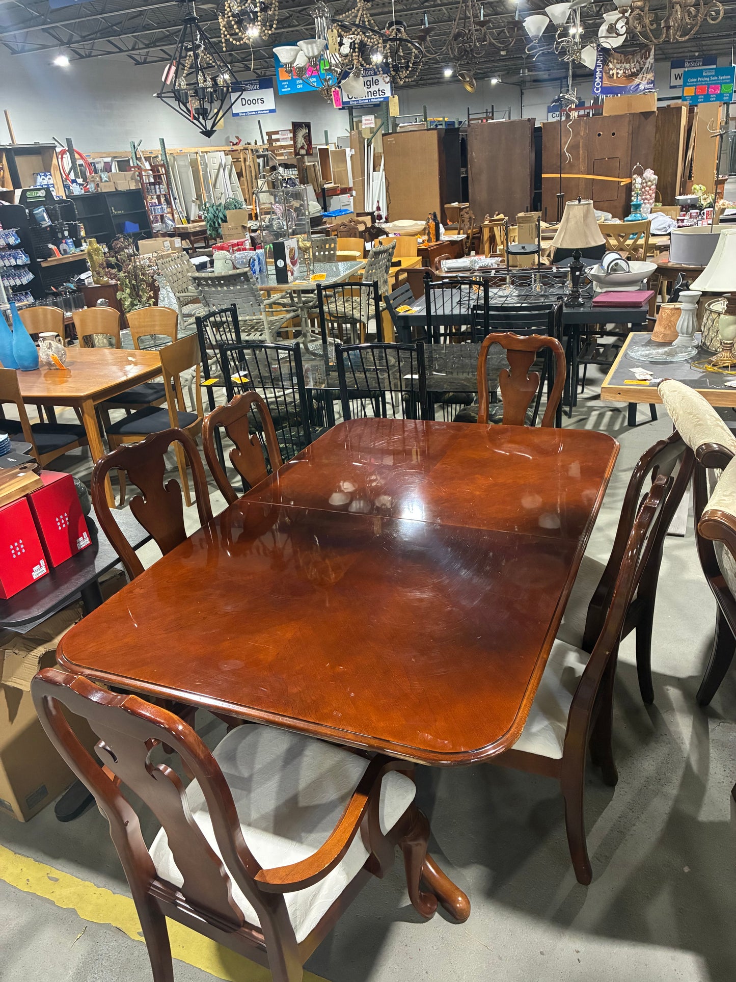 Thomasville Six-Chair Dining Set