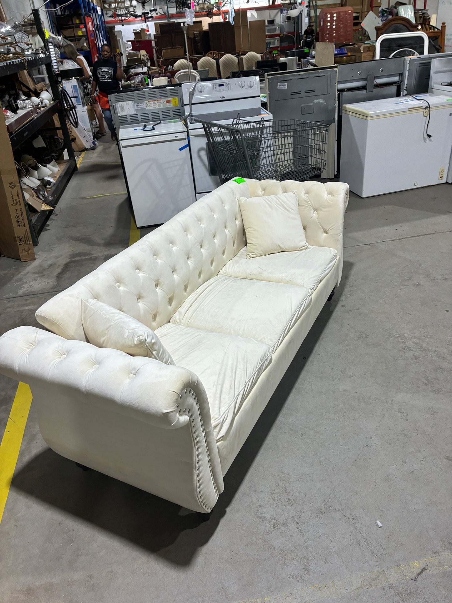 Cream Tufted Chesterfield Sofa