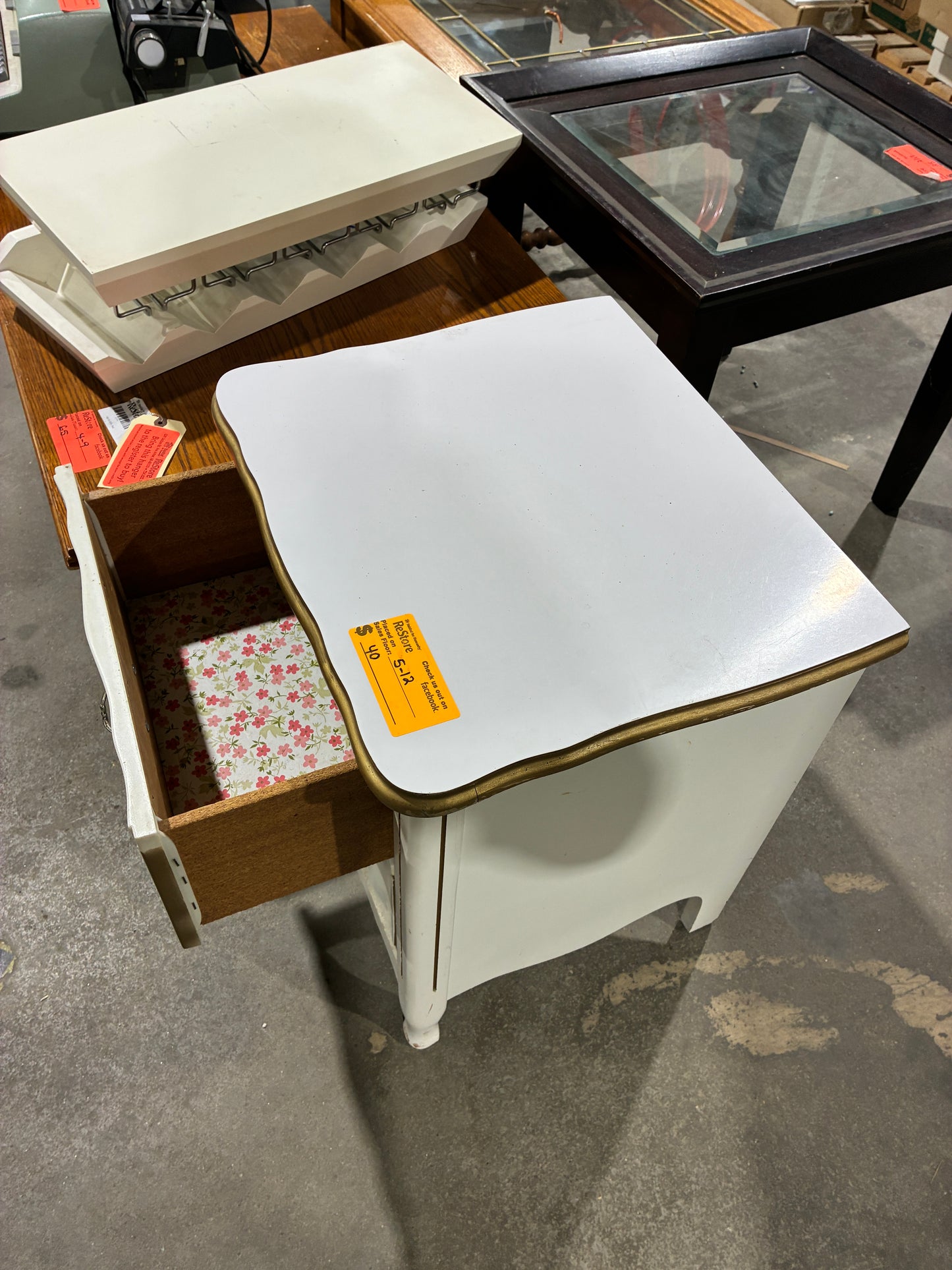 Vintage Style 2-Drawer Nightstand