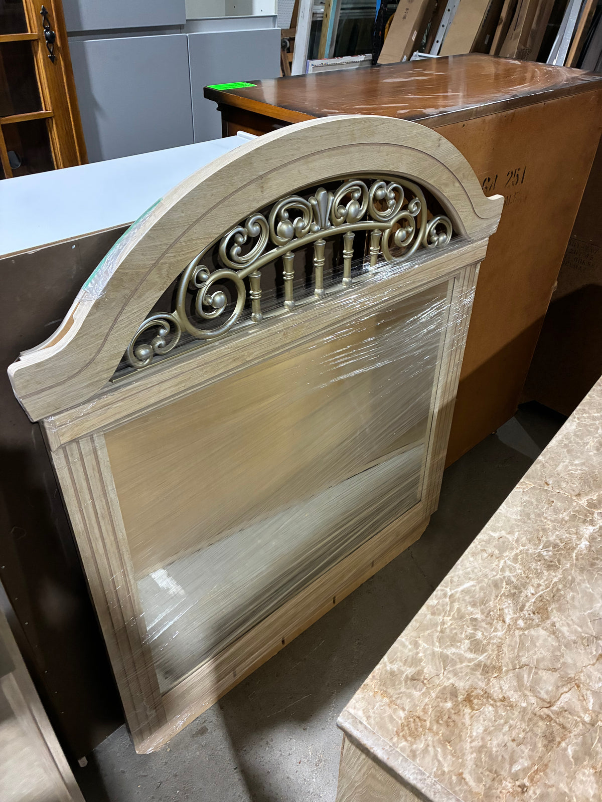 Signature Design 6-Drawer Dresser with Decorative Mirror
