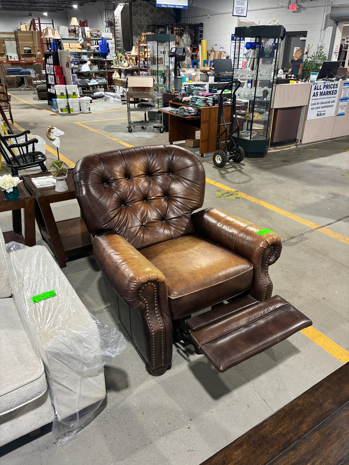 Traditional Brown Leather Tufted Recliner