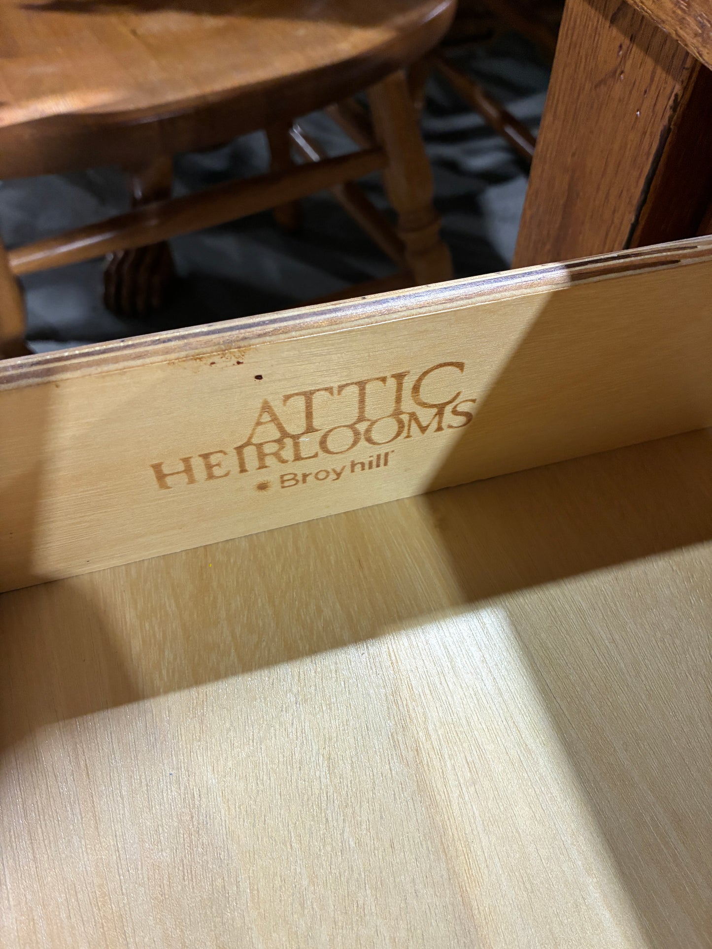 Broyhill Attic Heirlooms Oak End Table with Drawer