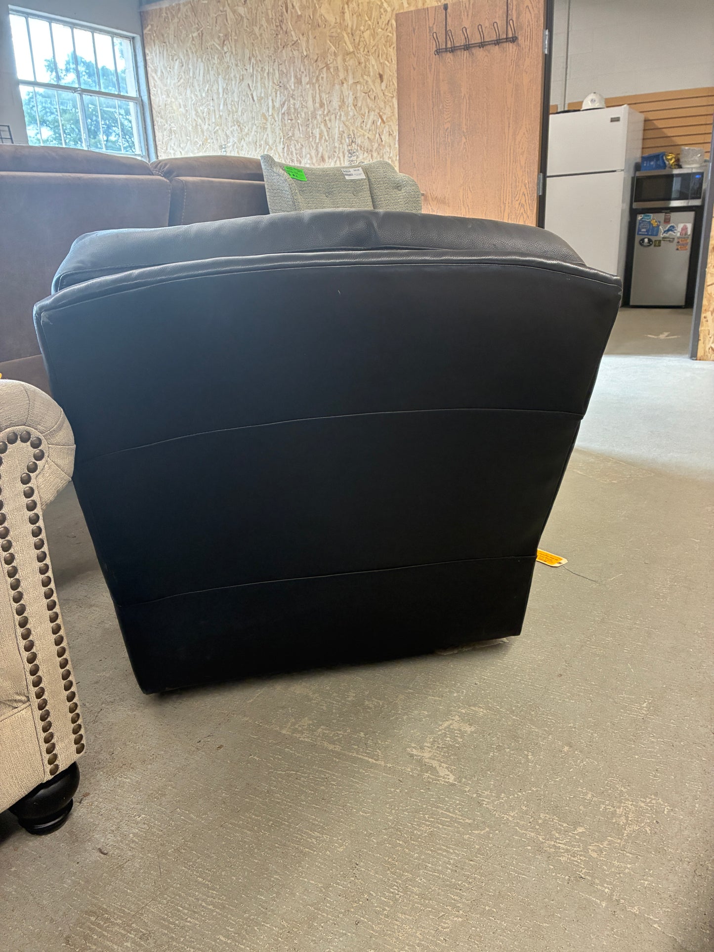 Cibola Black Leather Swivel Chair