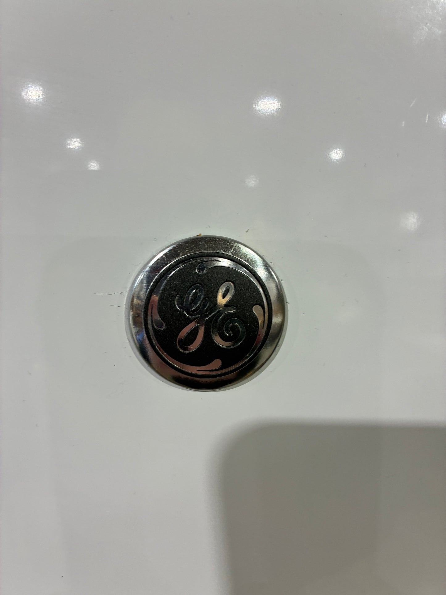 GE Side by Side Refrigerator with Ice and Water Dispenser