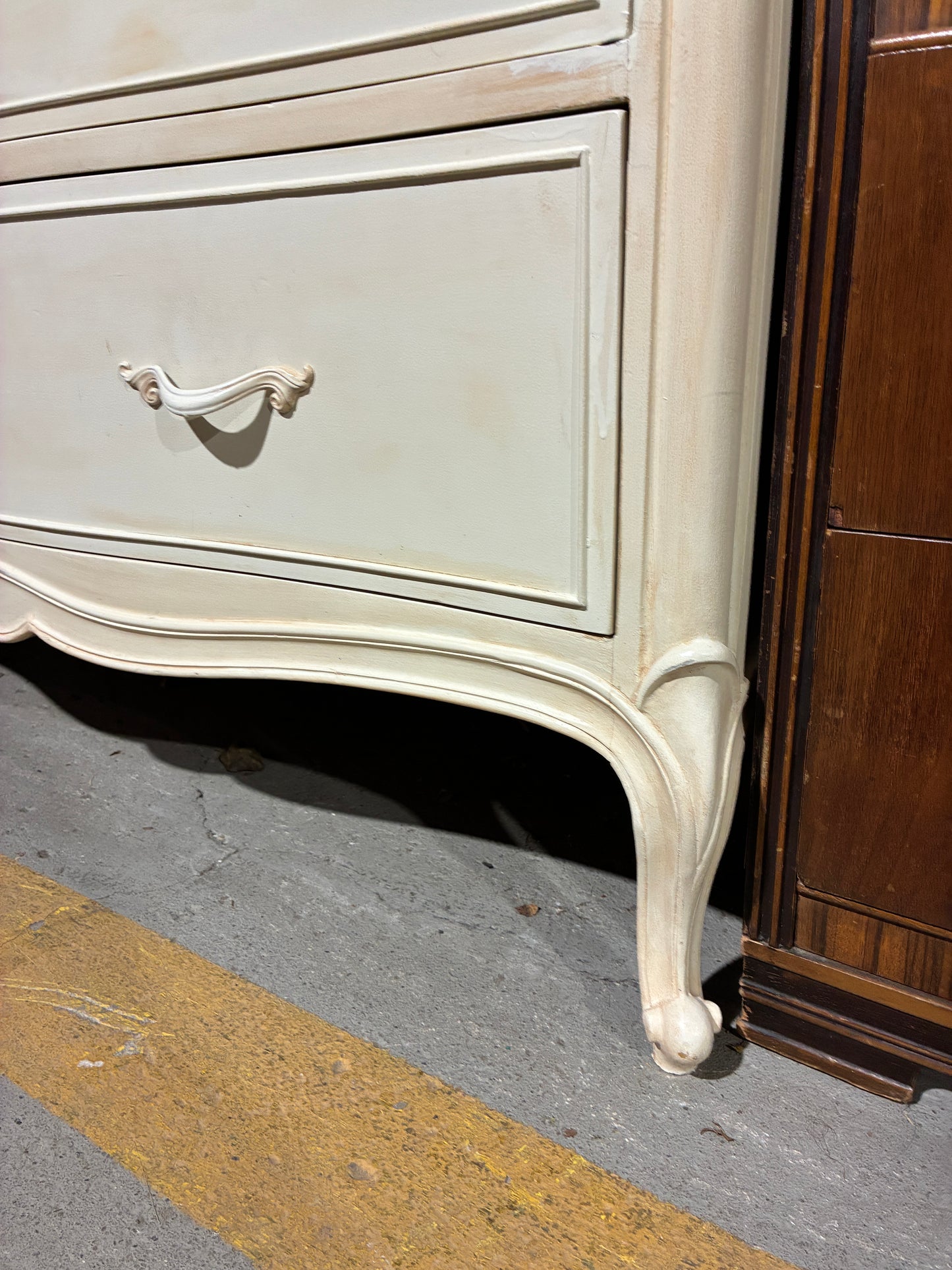 Drexel 8-Drawer French Provincial Chest