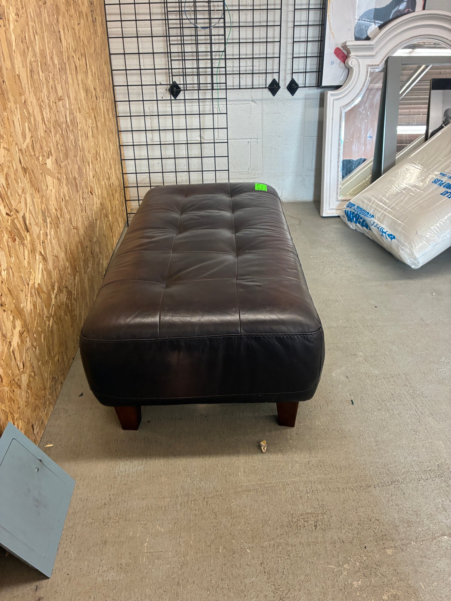Brown Tufted Leather Bench Ottoman