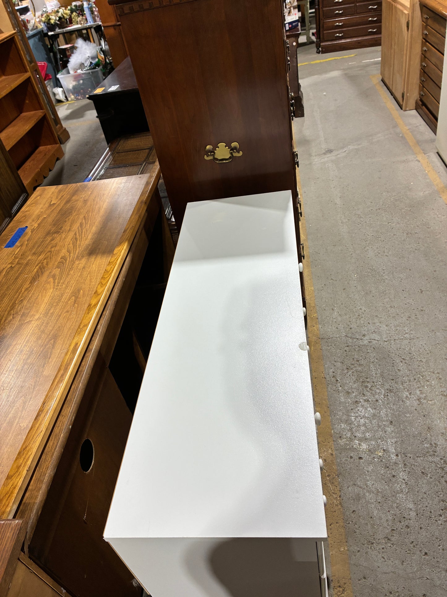 Modern White 6-Drawer Dresser