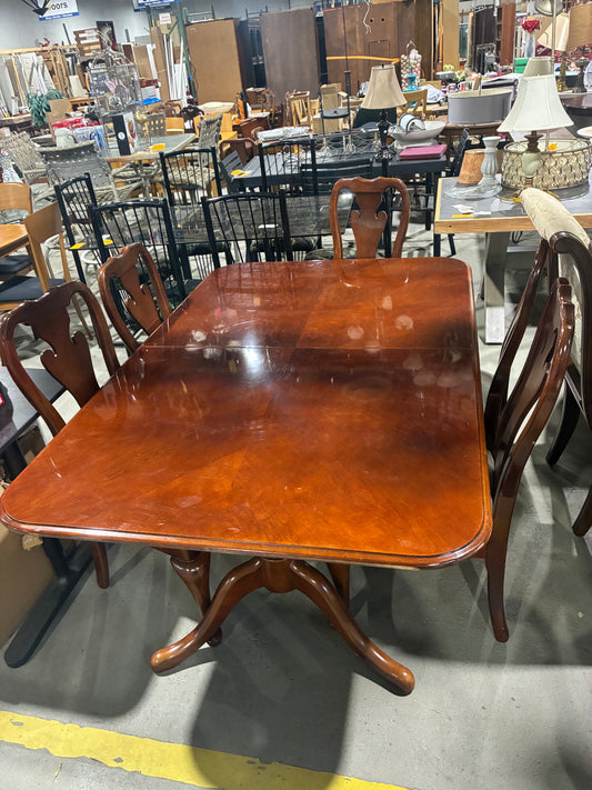 Thomasville Six-Chair Dining Set