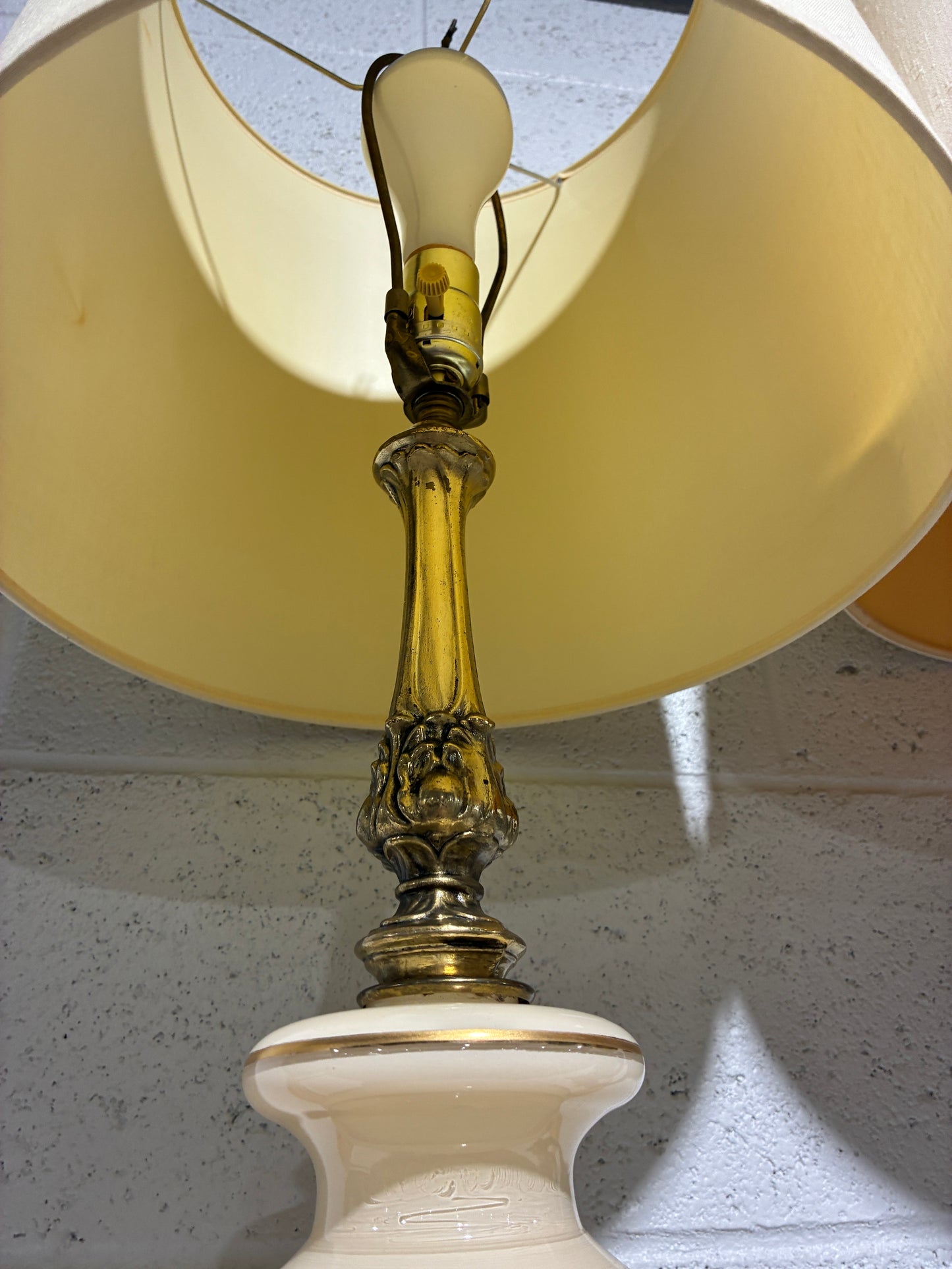Vintage Style Cream & Gold Table Lamp