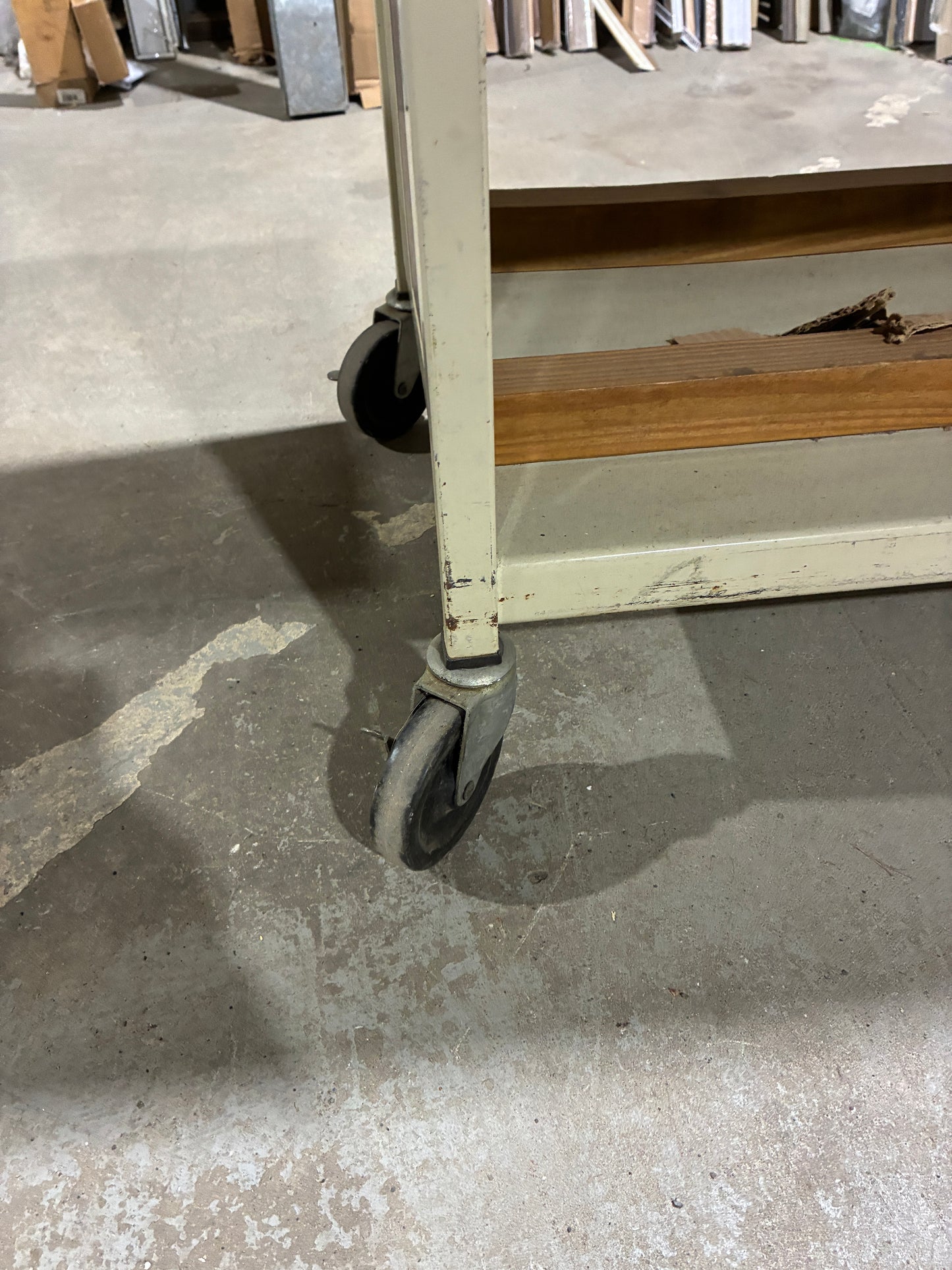 Bretford Rolling AV Equipment Cart