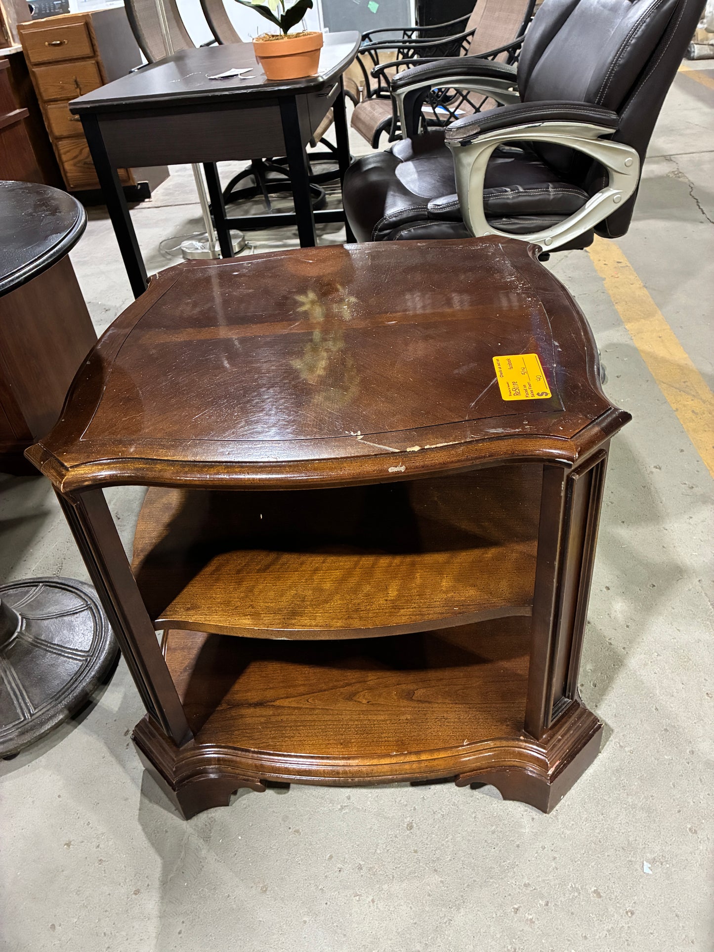 Traditional Wood End Table with Shelving