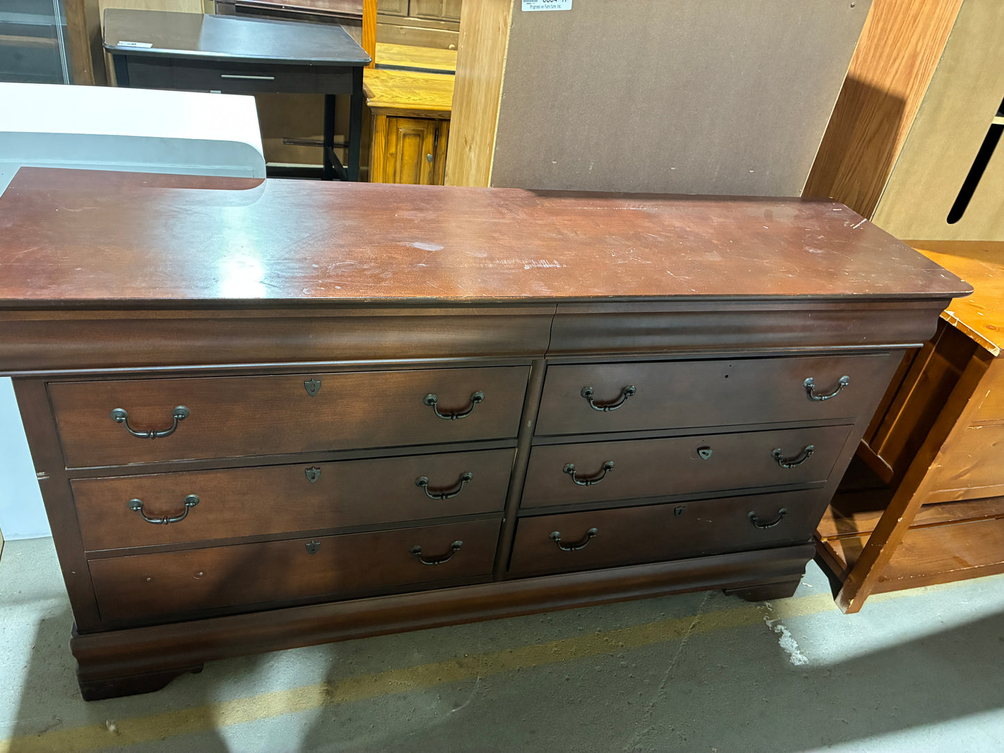 Broyhill 6-Drawer Dresser
