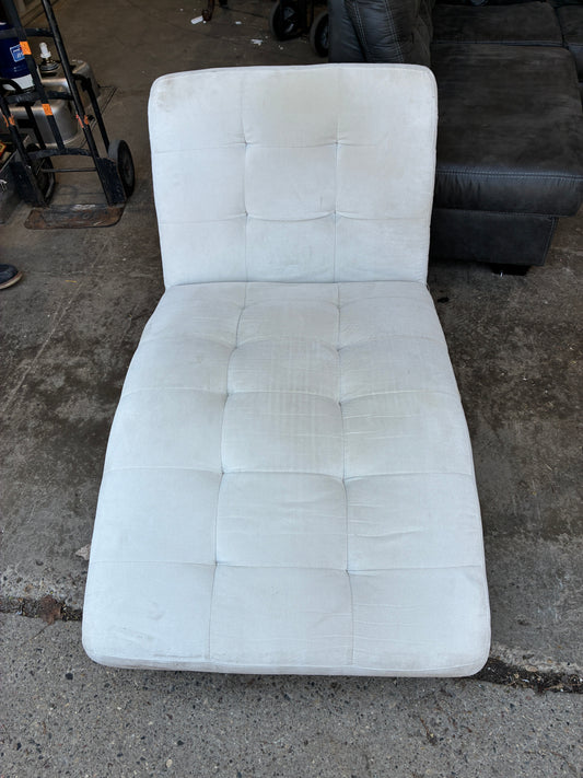 Tufted Lounge Chair / Floor Chaise
