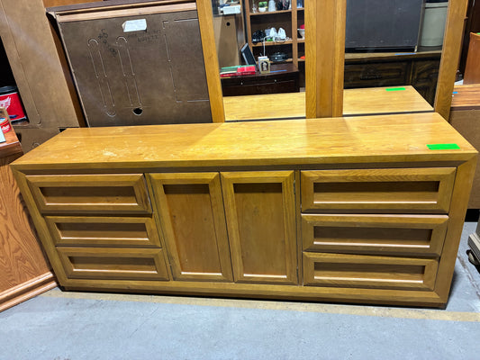 Thomasville Nine-Drawer Dresser with Triple Mirror