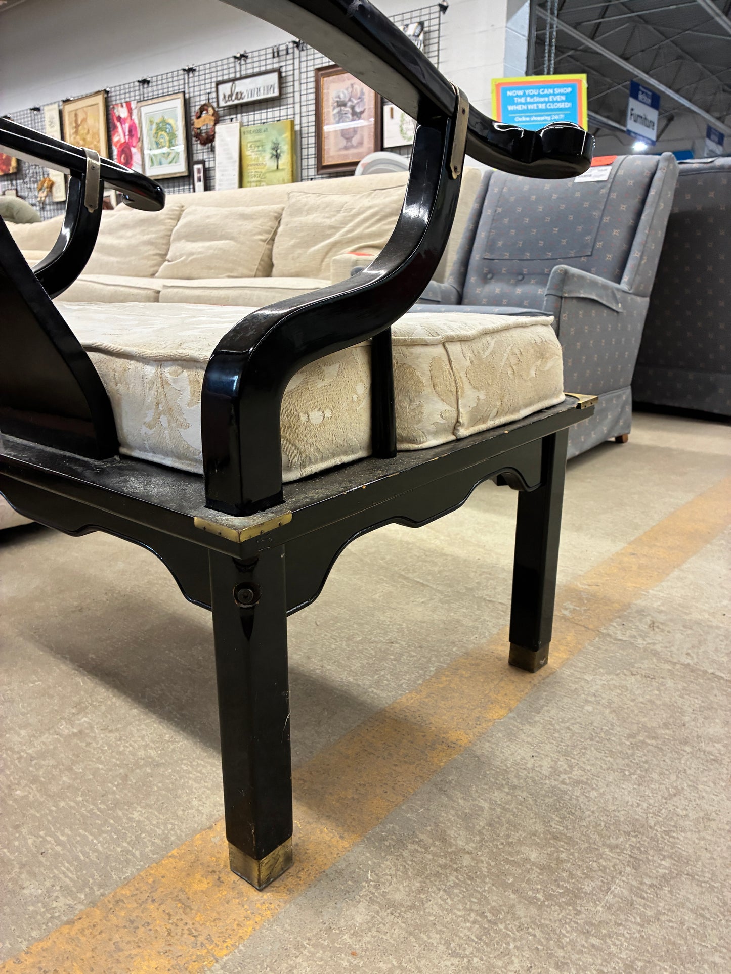 Asian Style Horseshoe Back Accent Chair