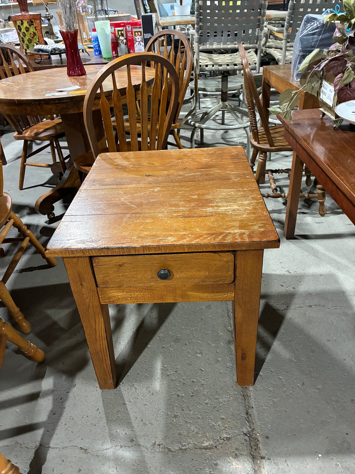 Broyhill Attic Heirlooms Oak End Table with Drawer