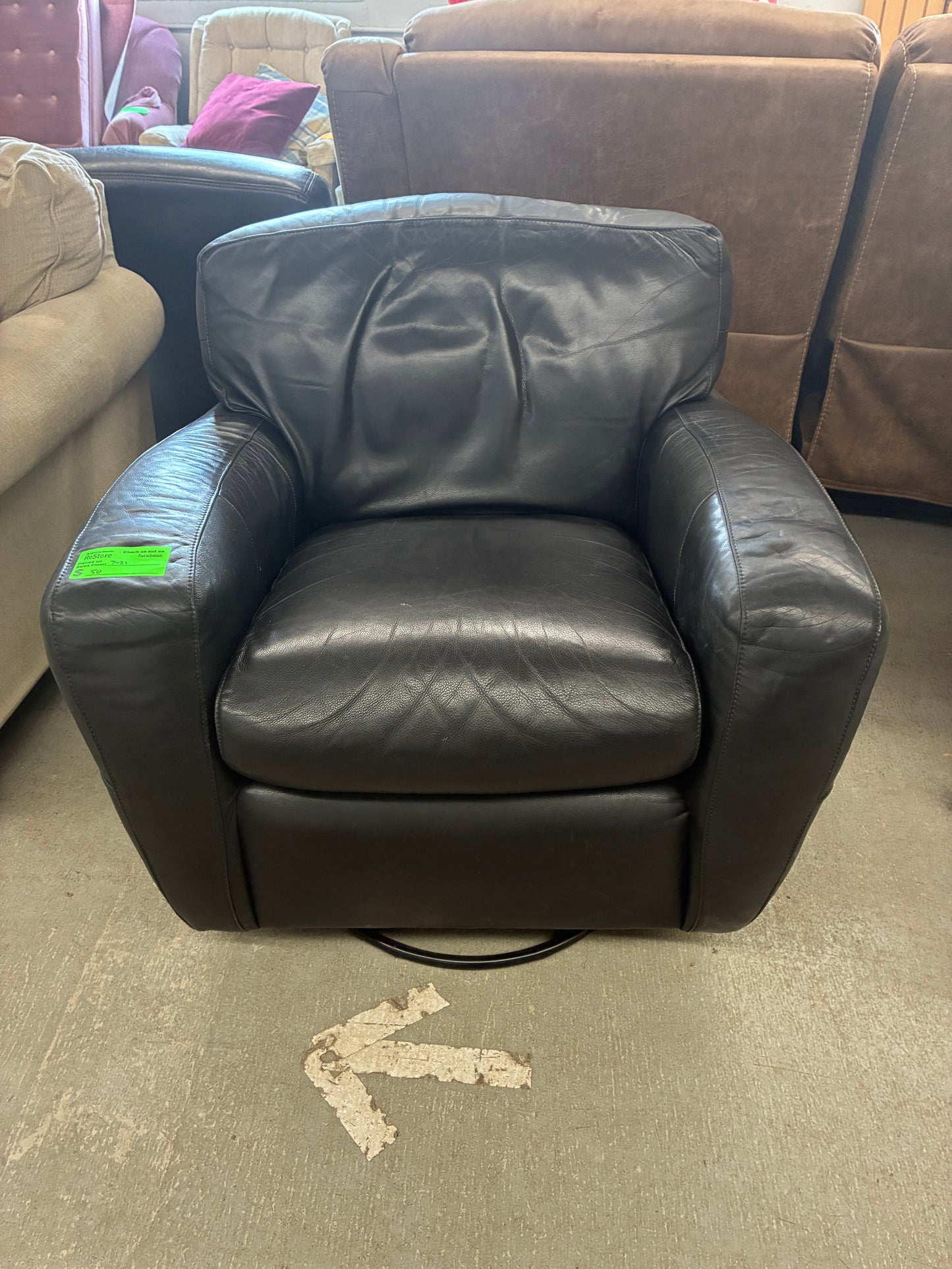 Cibola Black Leather Swivel Chair