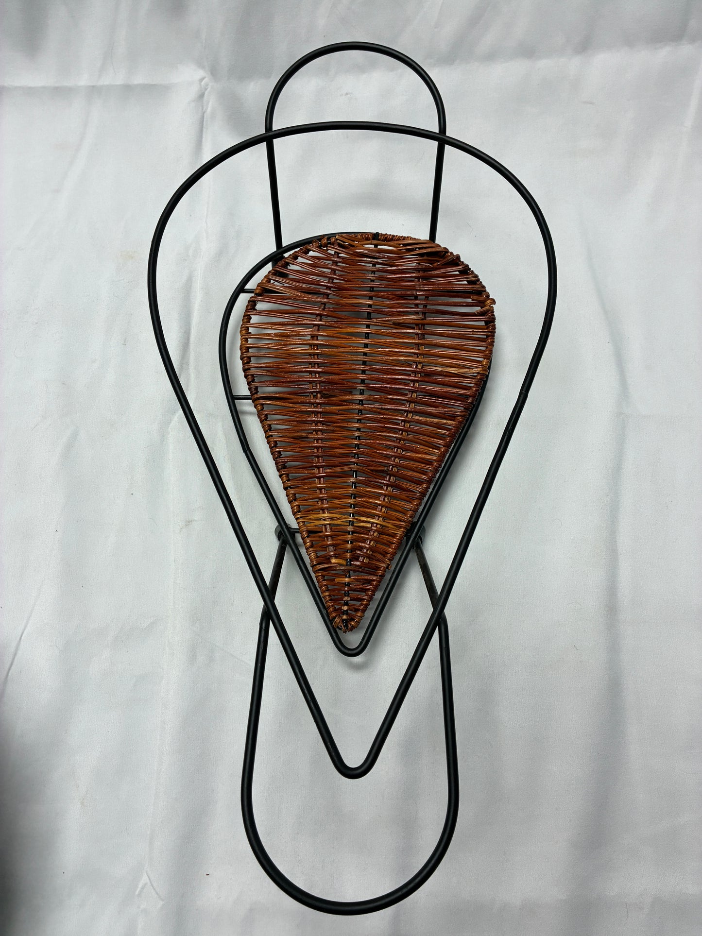 Temp-tations by Tara Ceramic Basket with Metal Stand #1
