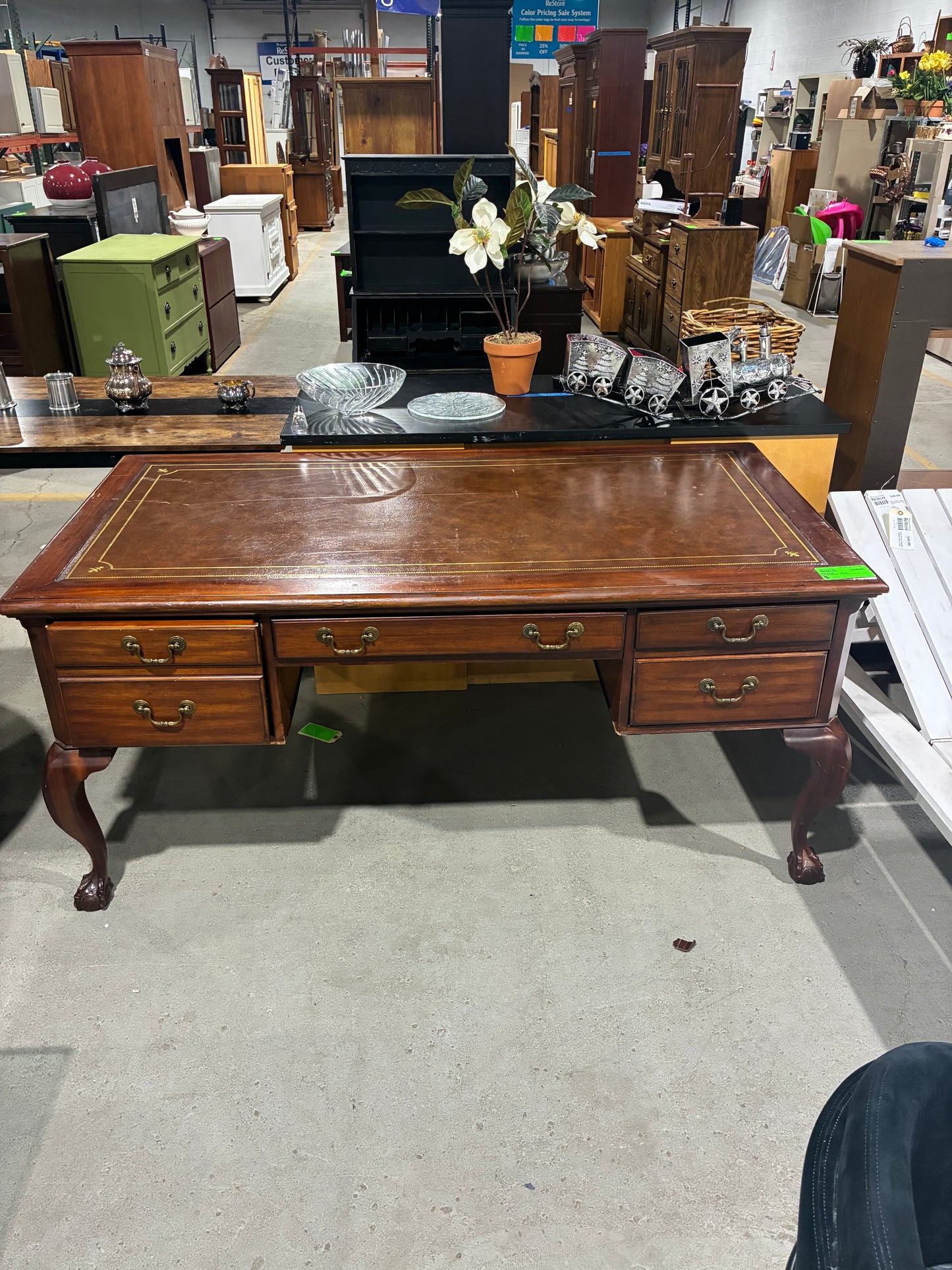 Sligh Ellis Line Traditional Executive Desk