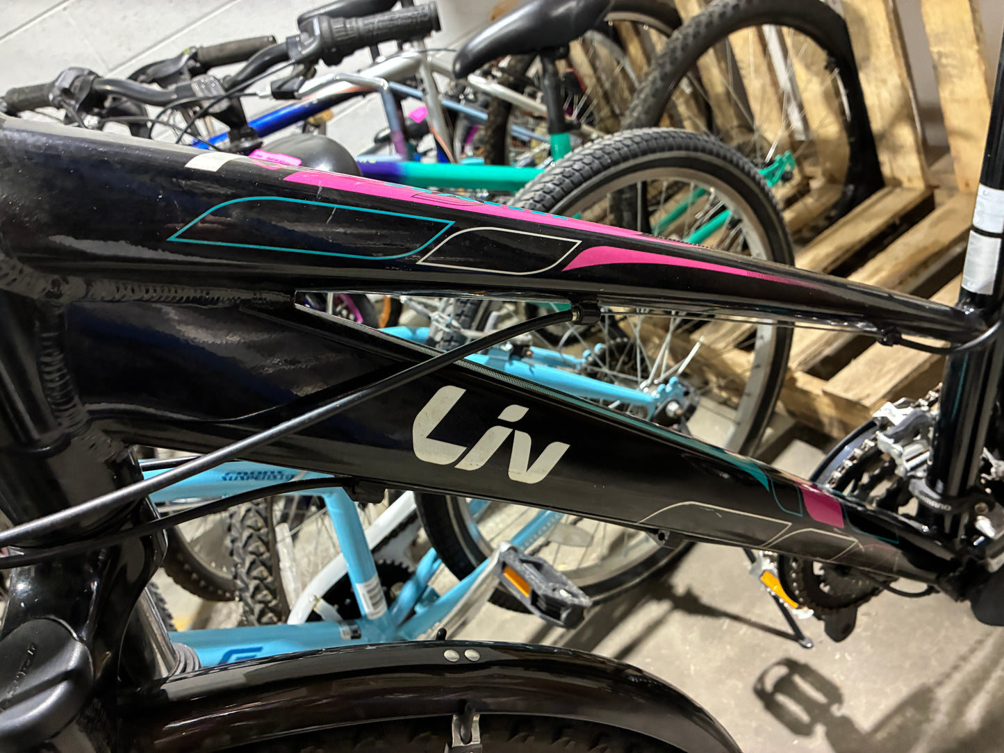 Liv Rove 3 Hybrid Bike – Black with Pink & Teal Accents