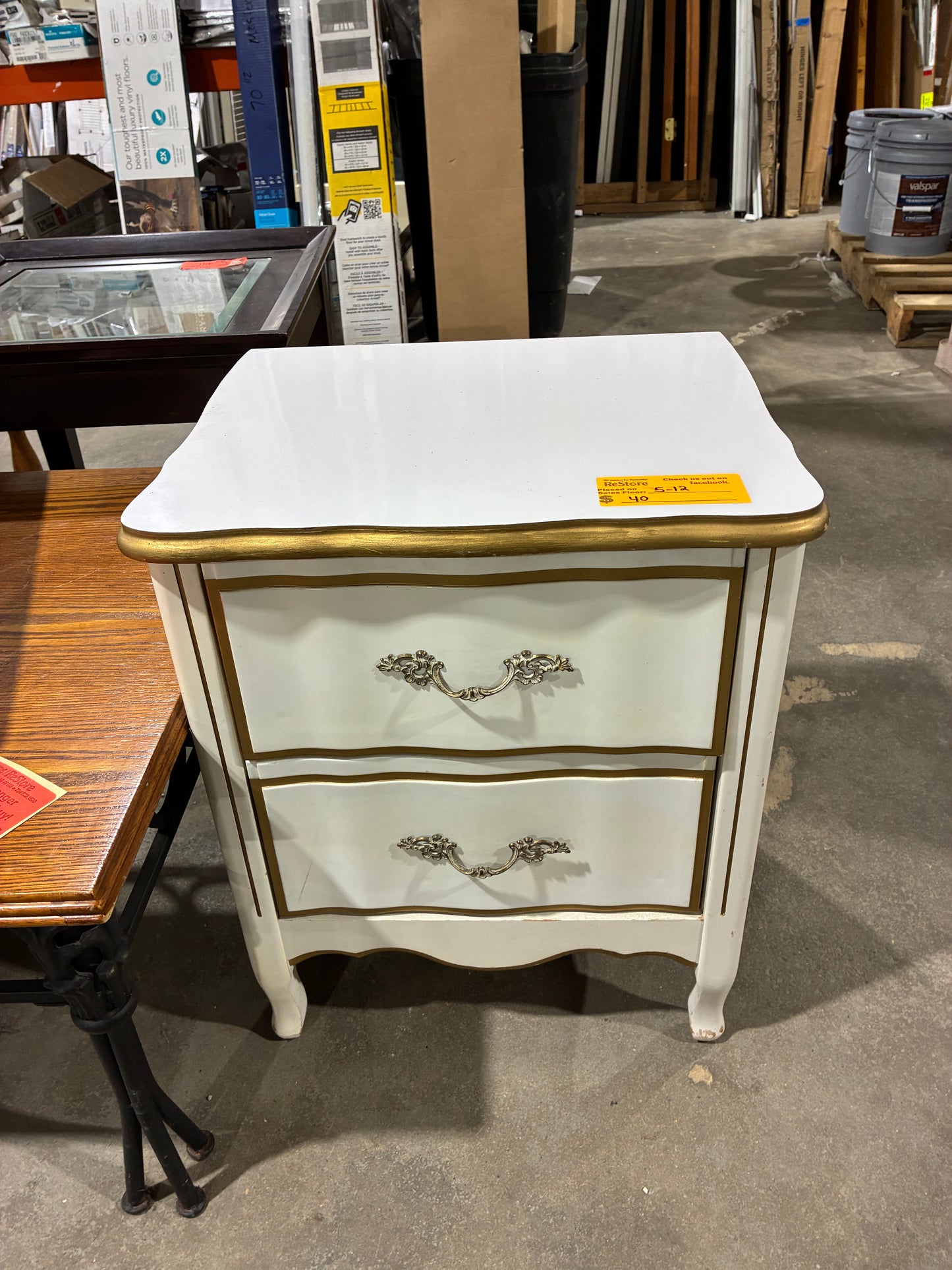 Vintage Style 2-Drawer Nightstand