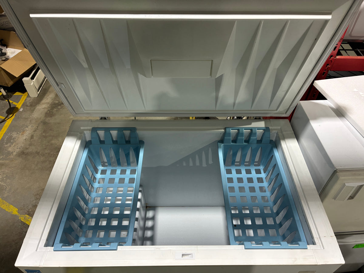 Frigidaire White Chest Freezer with Storage Baskets