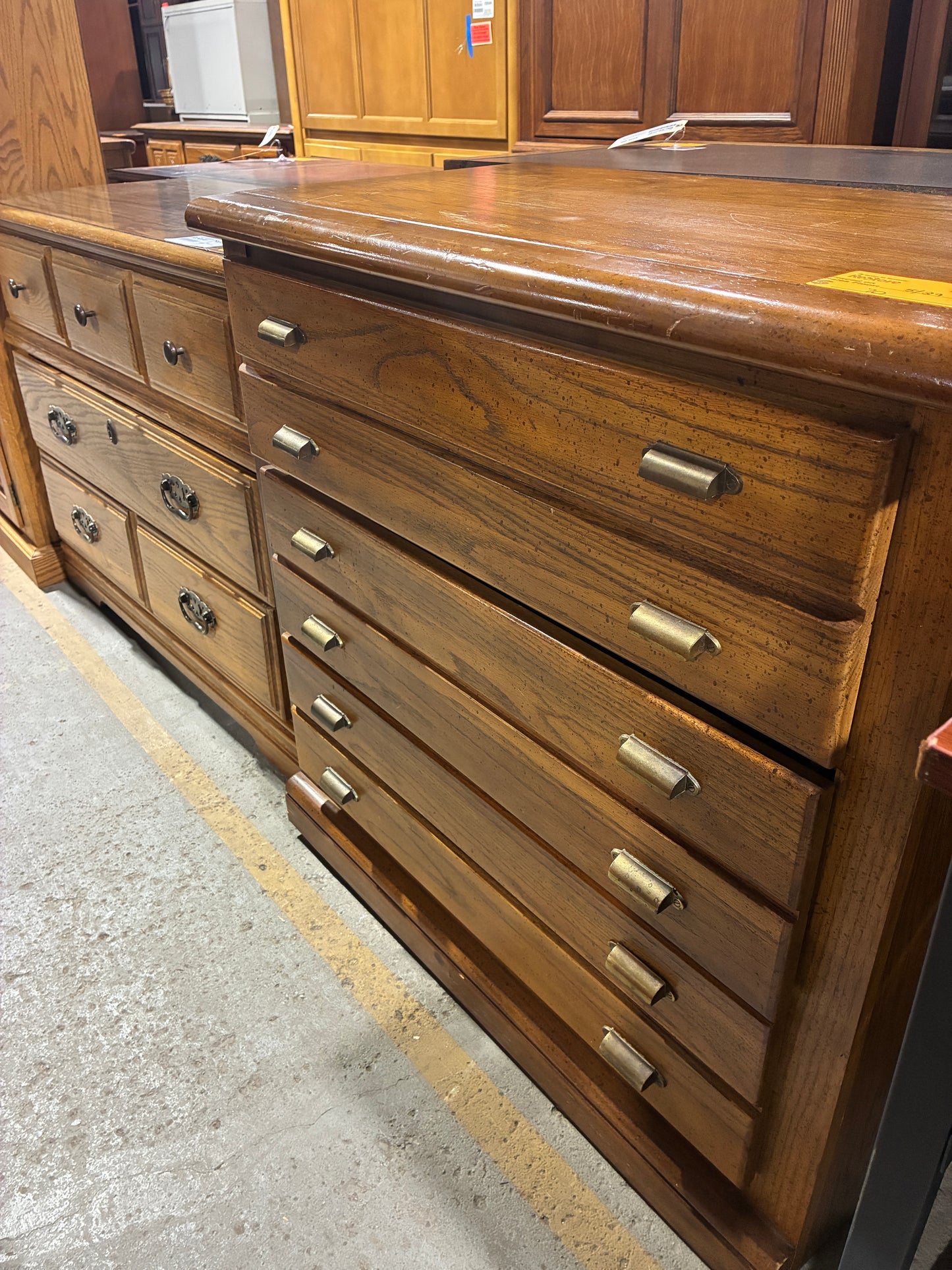 Bassett 6-Drawer Chest