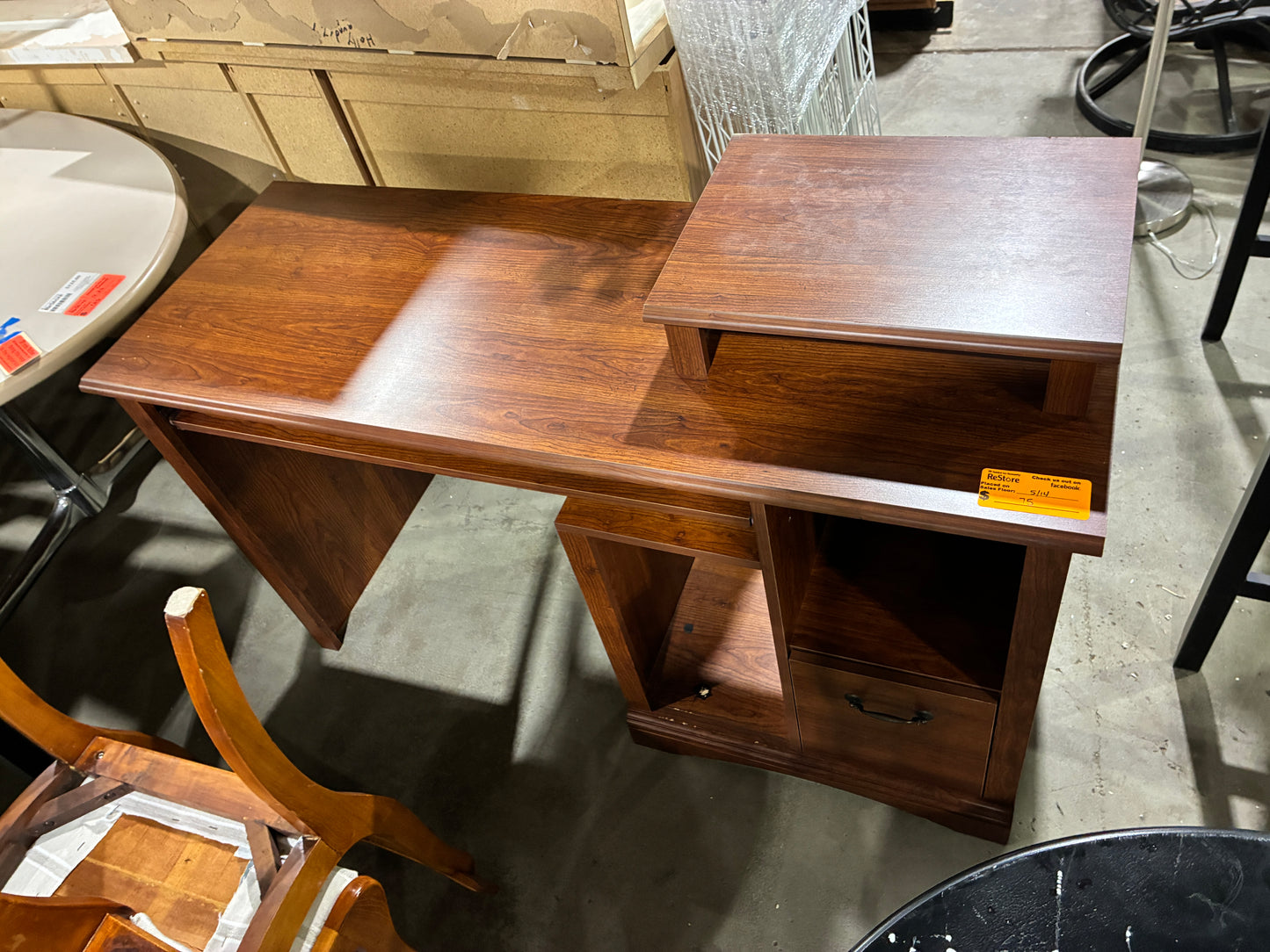 Compact Wood Computer Desk with Storage