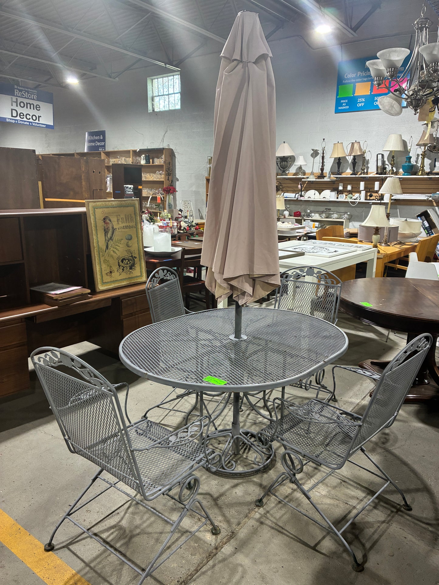 6-Piece Metal Mesh Patio Dining Set with Umbrella