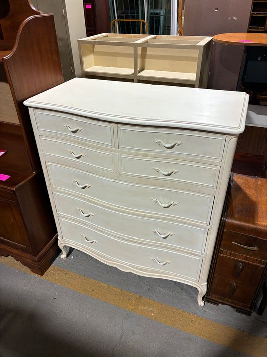 Drexel 8-Drawer French Provincial Chest
