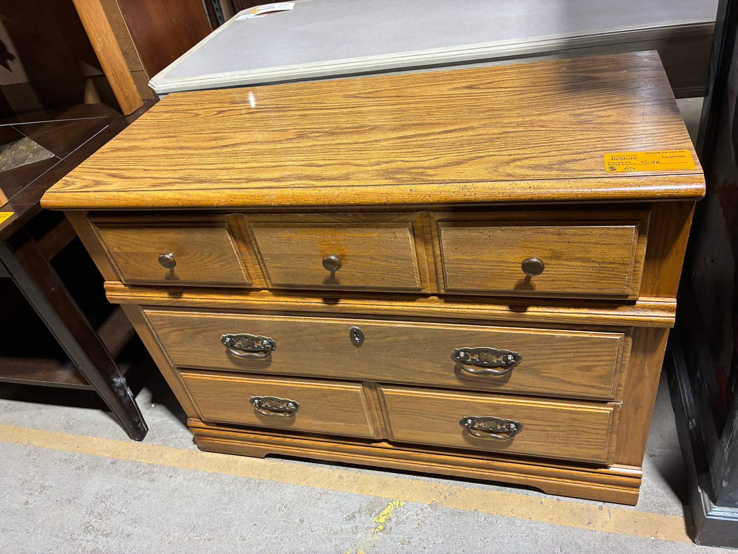 Traditional Oak Finish Dresser