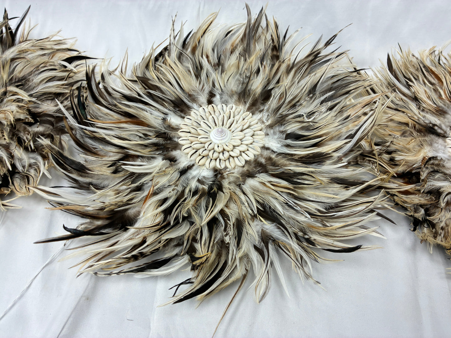 Decorative Feather Wall Art Discs with Shell Center