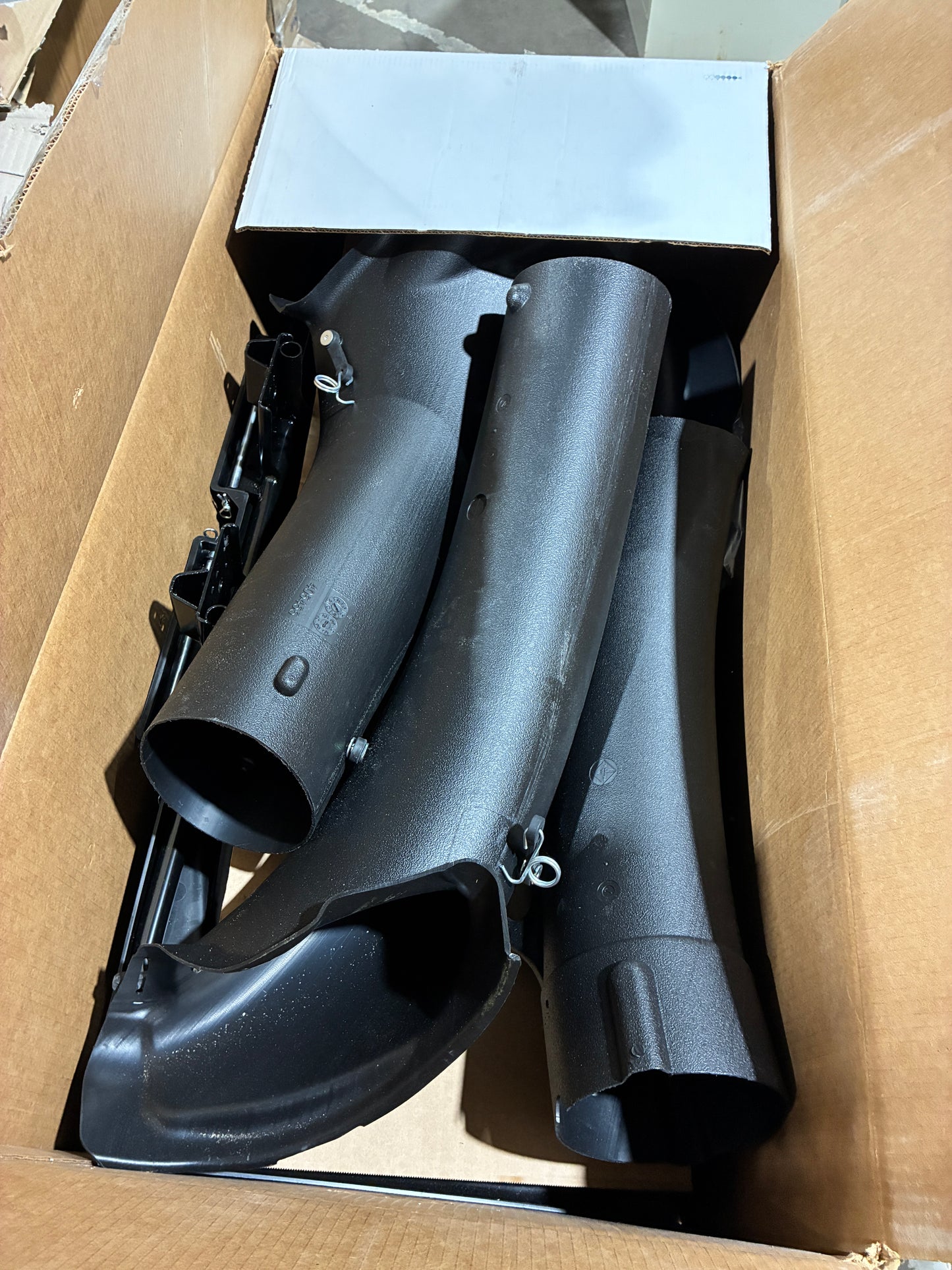 Husqvarna 46"/48" 3-Bin Grass Bagger (Model H34648)