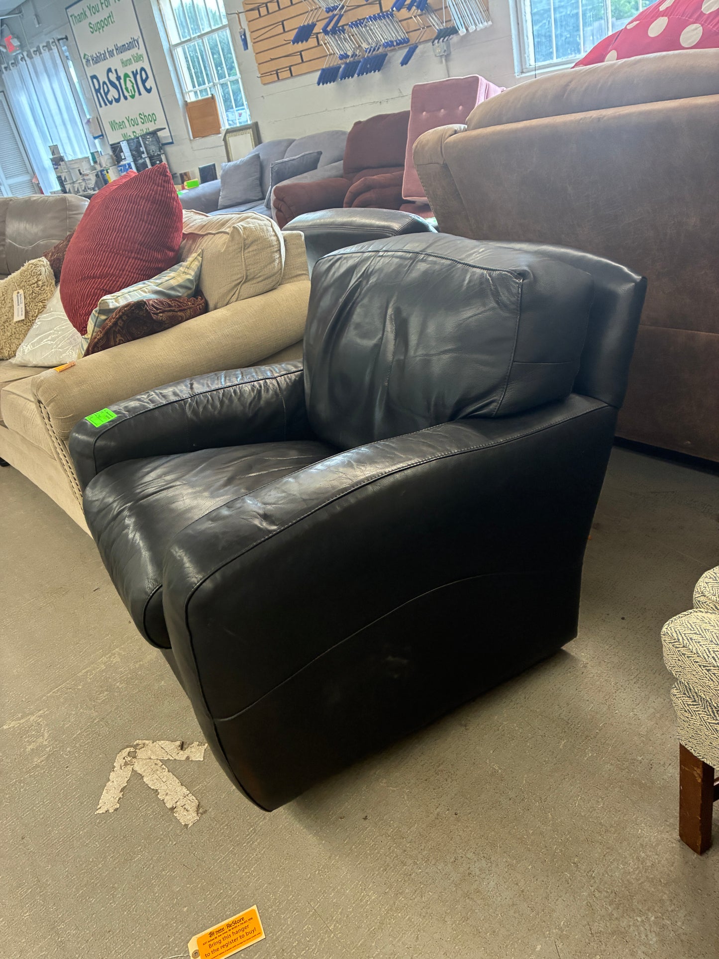 Cibola Black Leather Swivel Chair