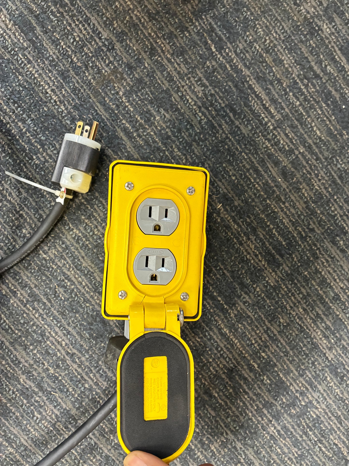 Hubbell Industrial Retractable Cord Reel