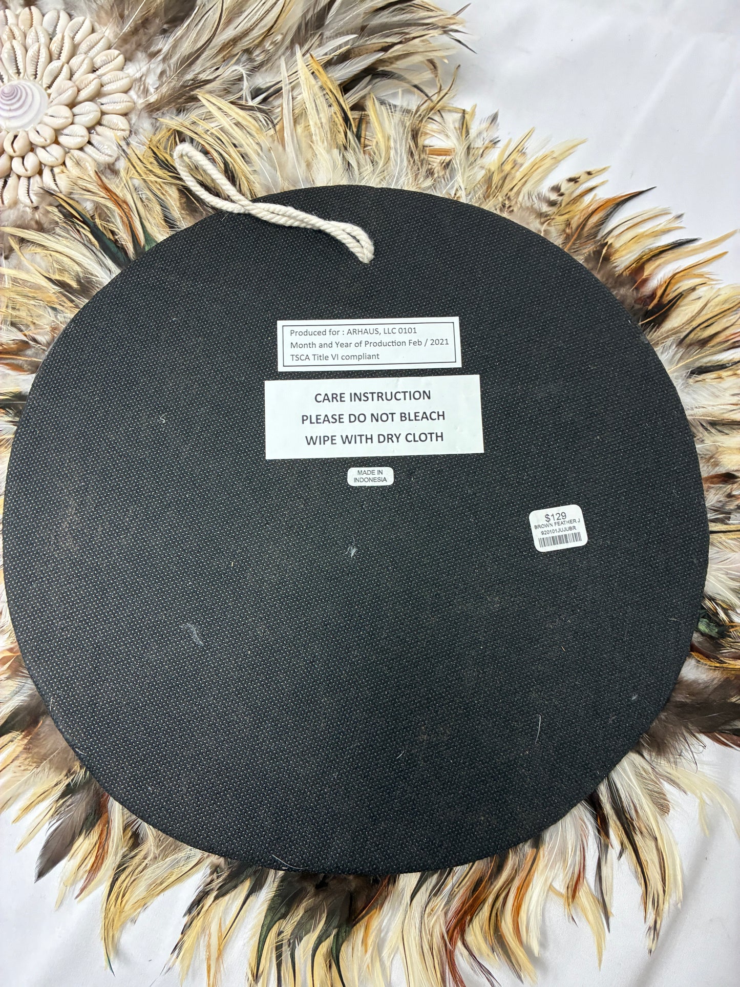 Decorative Feather Wall Art Discs with Shell Center