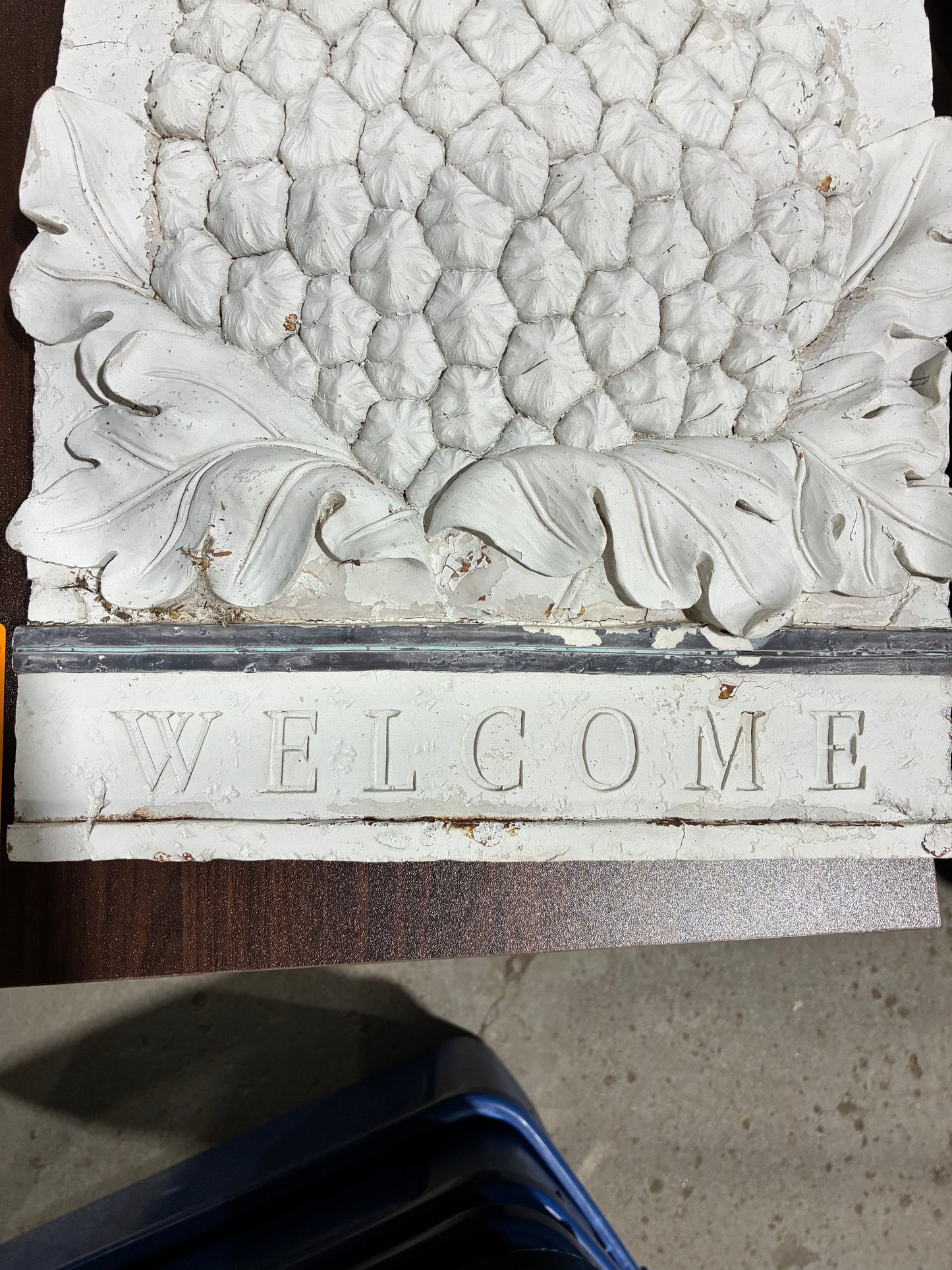 Rustic Pineapple Welcome Wall Plaque