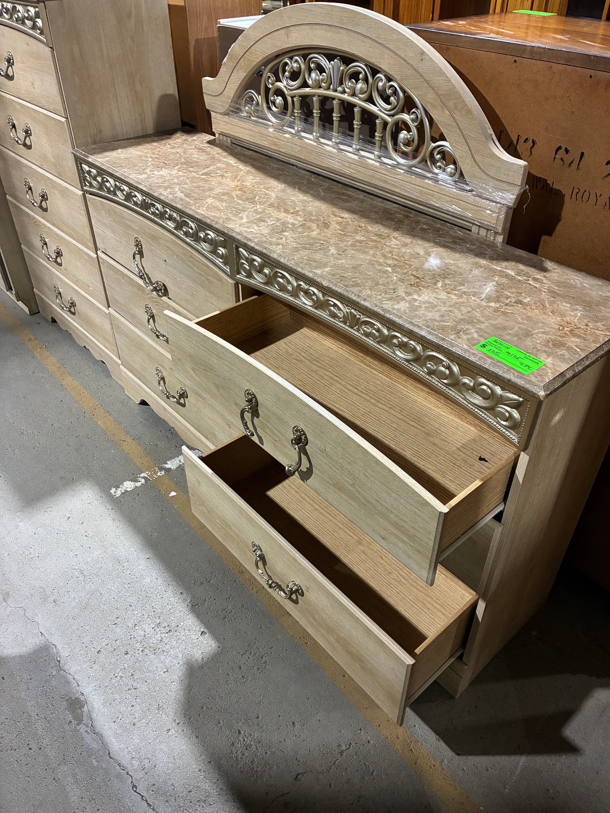 Signature Design 6-Drawer Dresser with Decorative Mirror