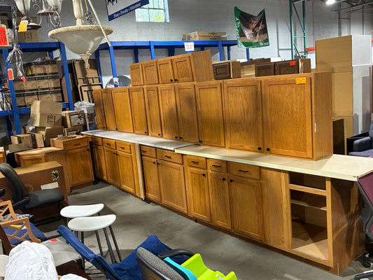 18-Piece Oak Kitchen Cabinet Set