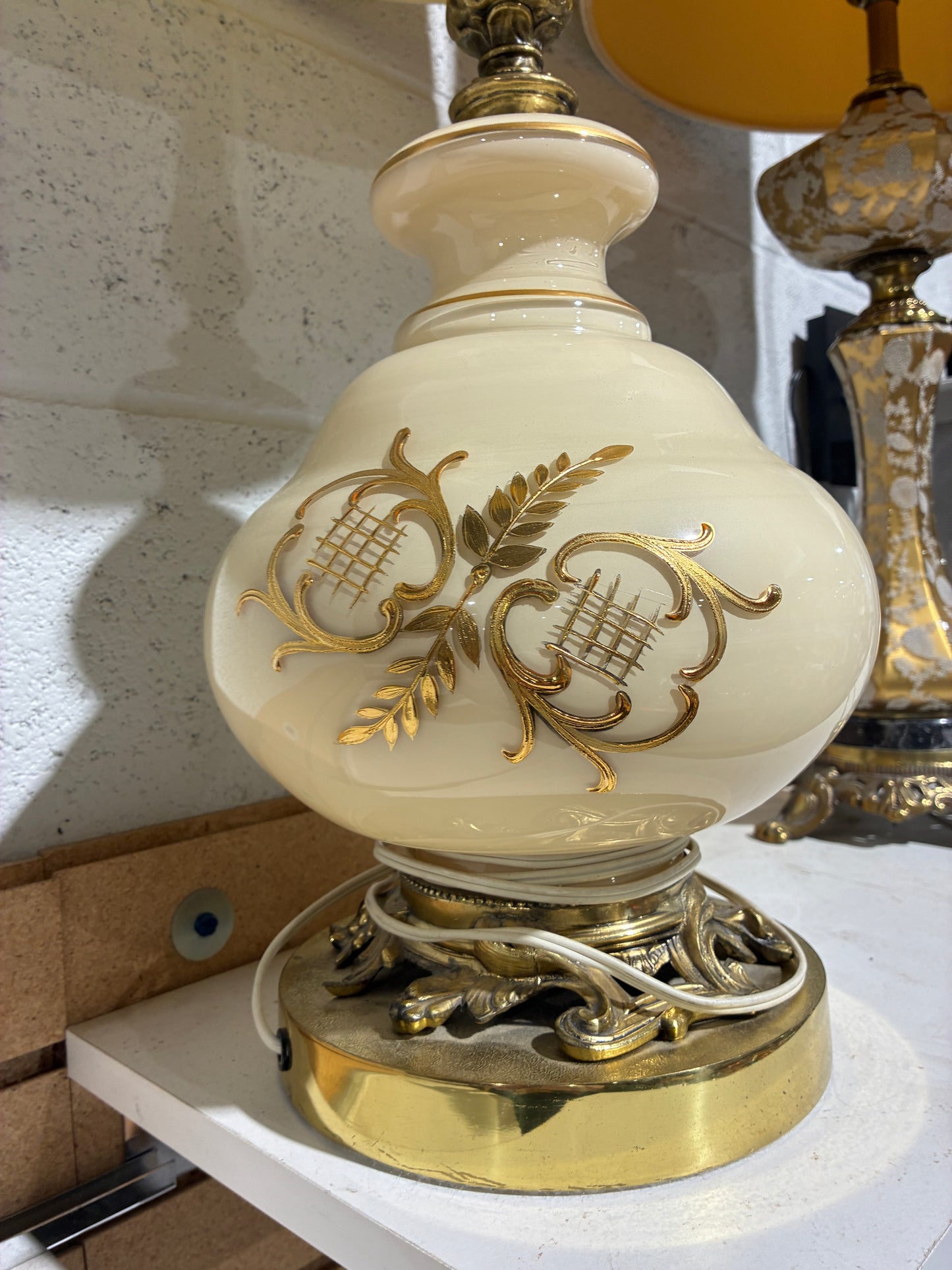 Vintage Style Cream & Gold Table Lamp