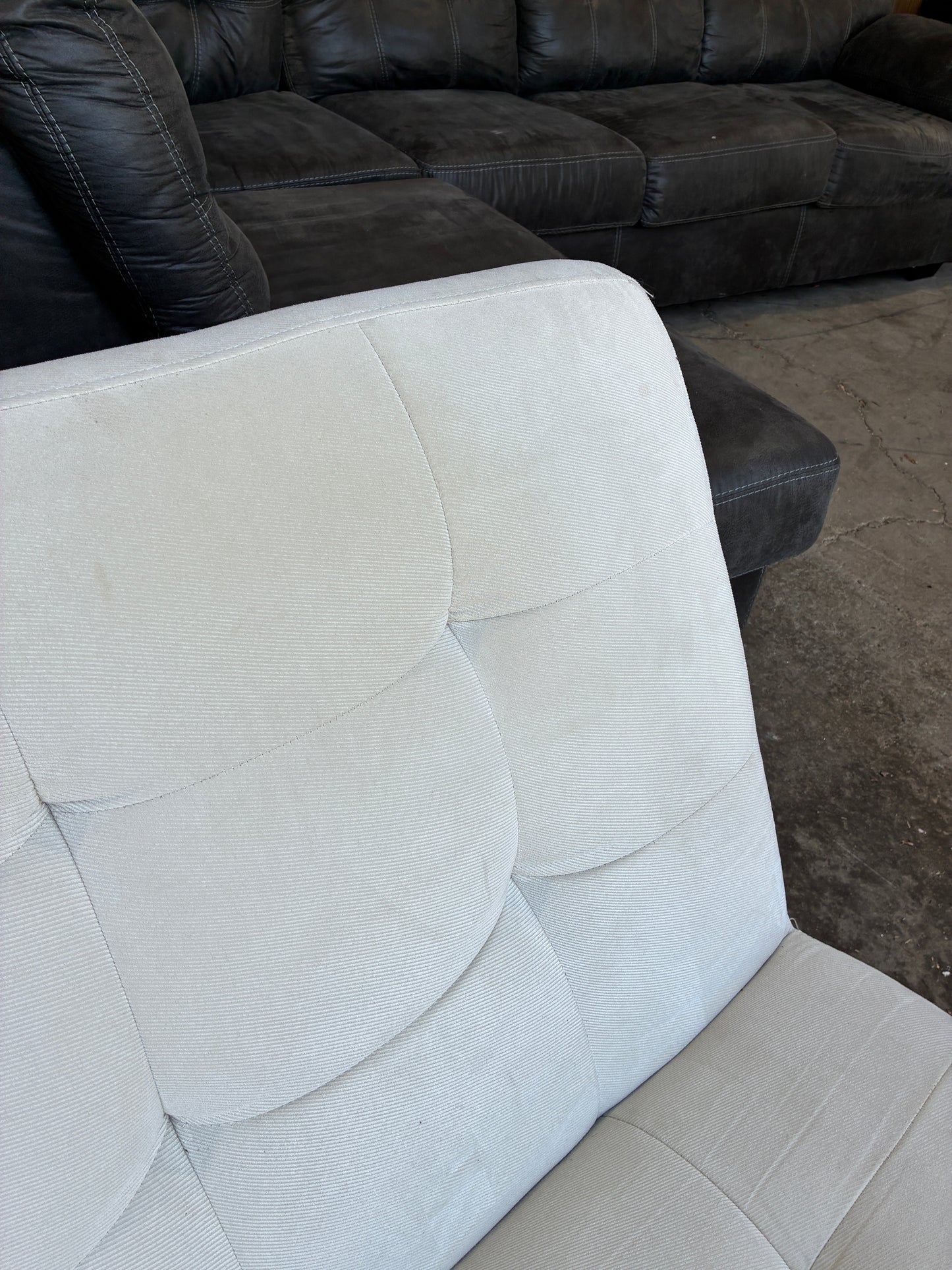 Tufted Lounge Chair / Floor Chaise