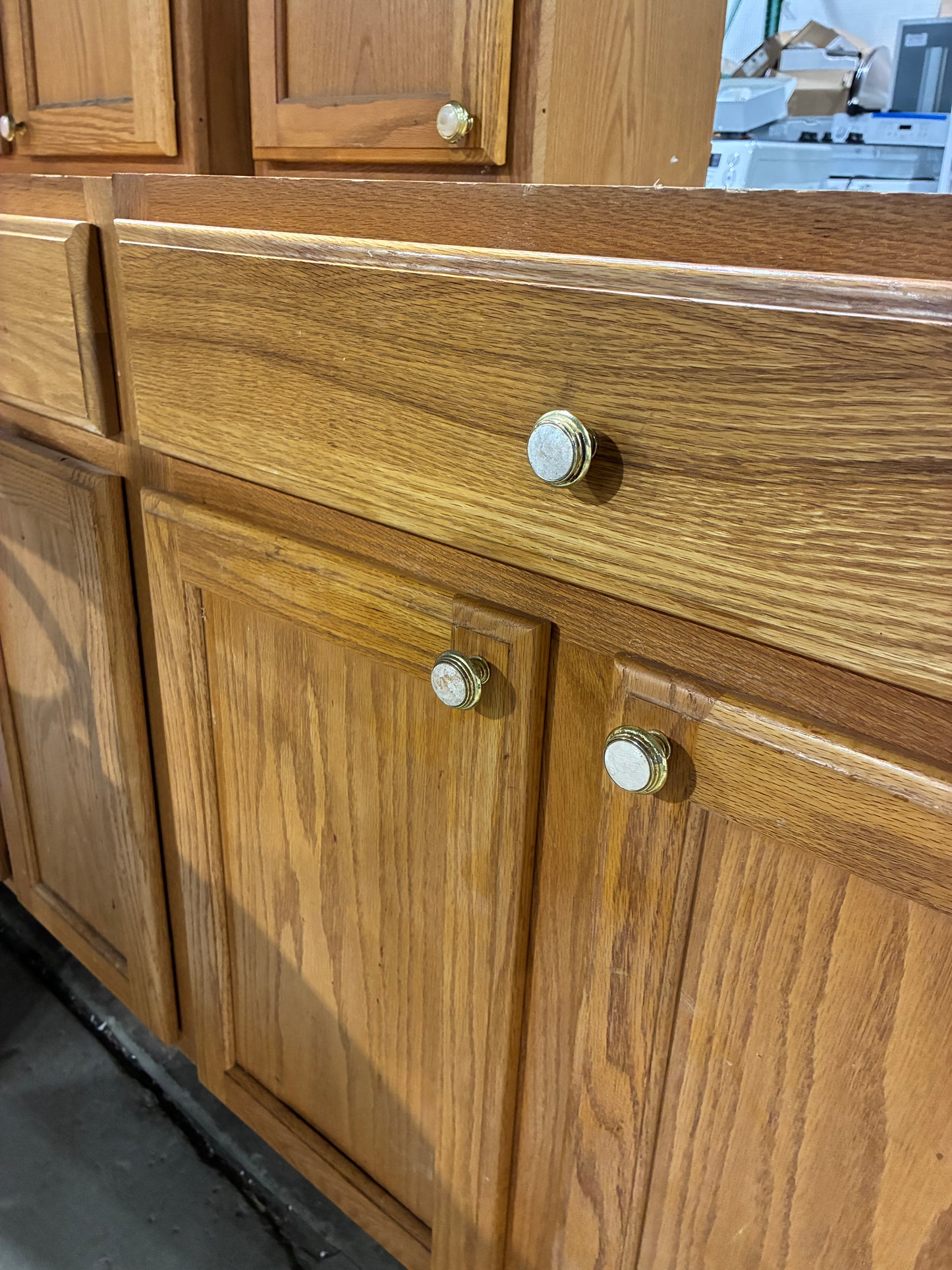 Merillat 6-Piece Oak Kitchen Cabinet Set