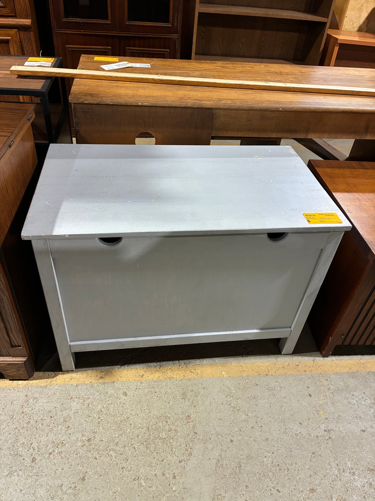 Gray Wooden Storage Bench with Lift-Top Lid