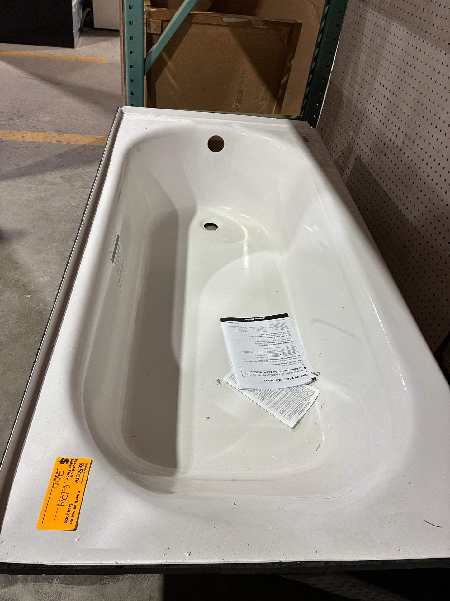 American Standard White Alcove Bathtub