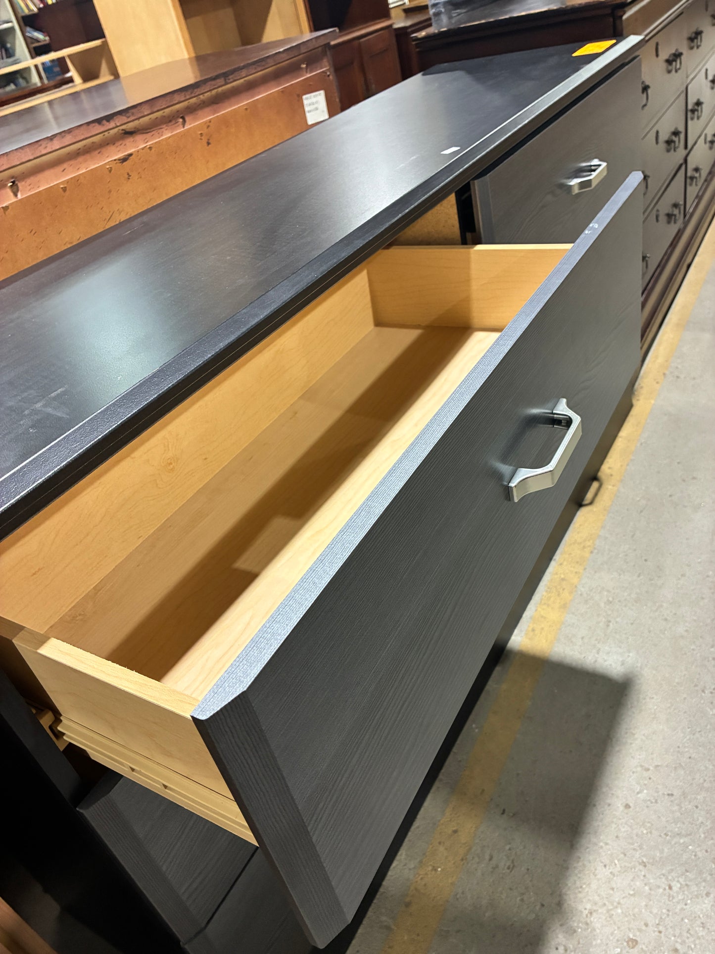 Modern 6-Drawer Dresser