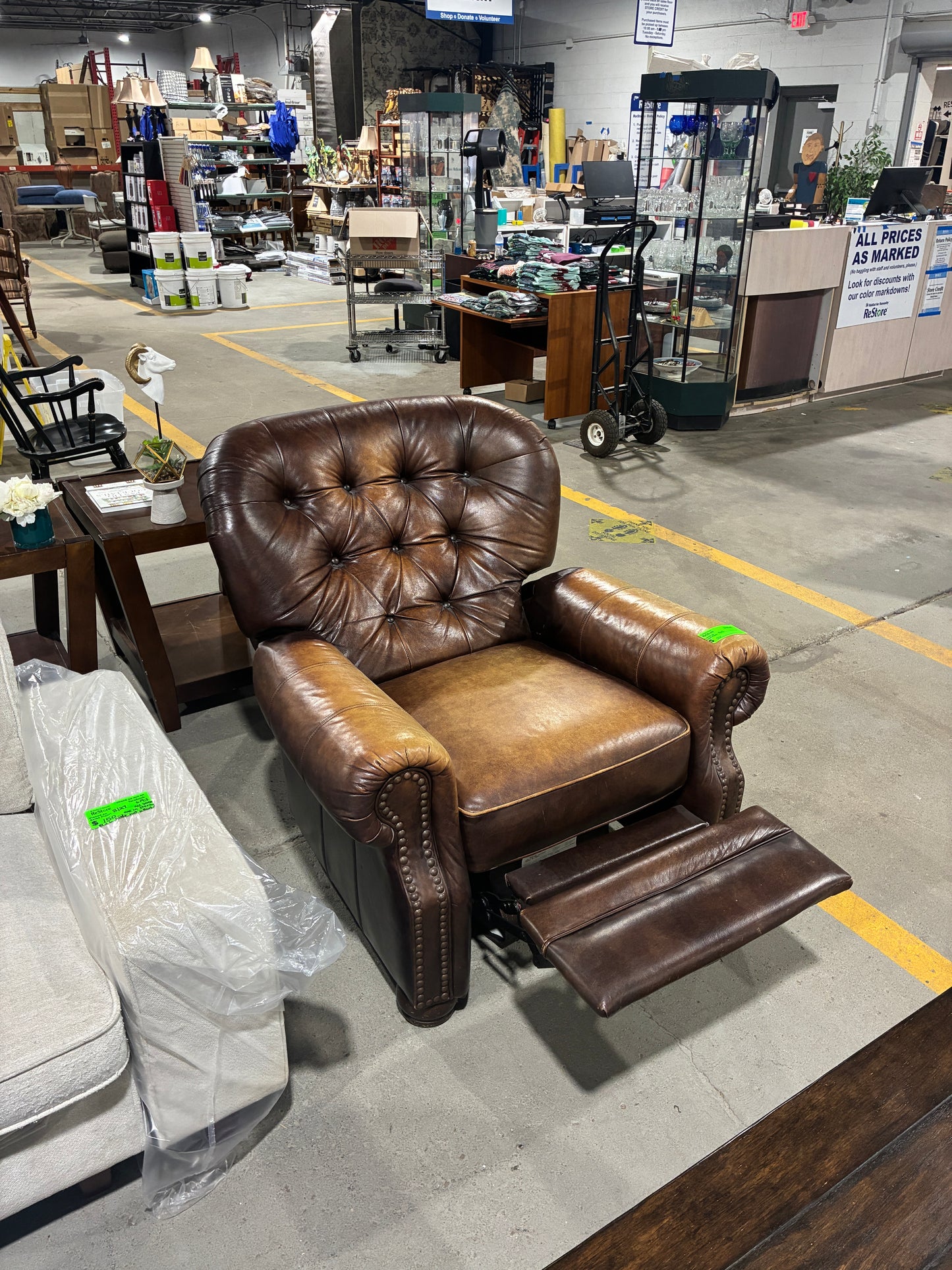 Traditional Brown Leather Tufted Recliner