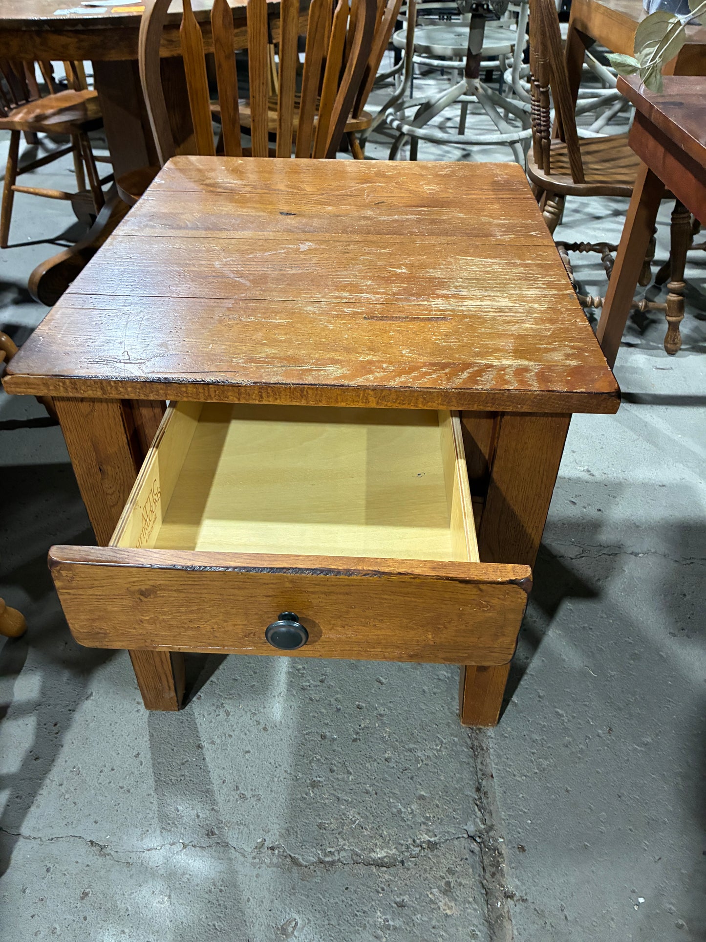 Broyhill Attic Heirlooms Oak End Table with Drawer