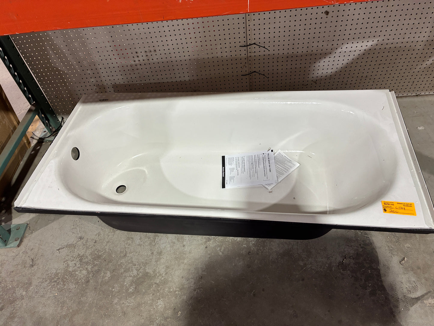 American Standard White Alcove Bathtub