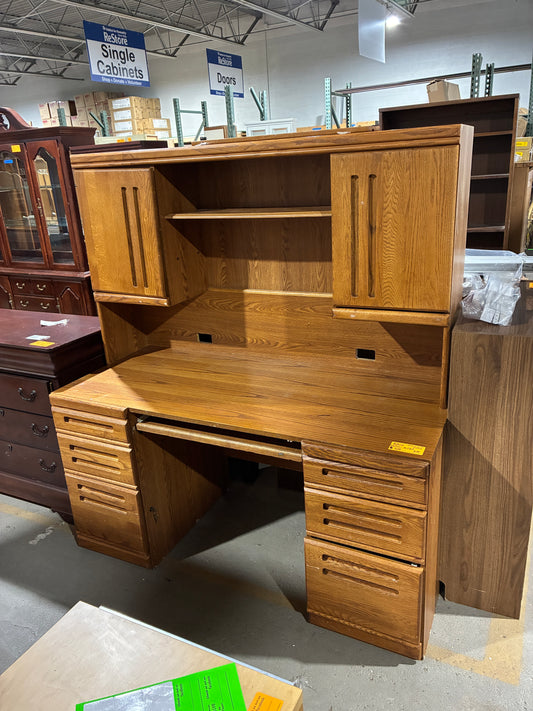 Oak Executive Computer Desk with Hutch